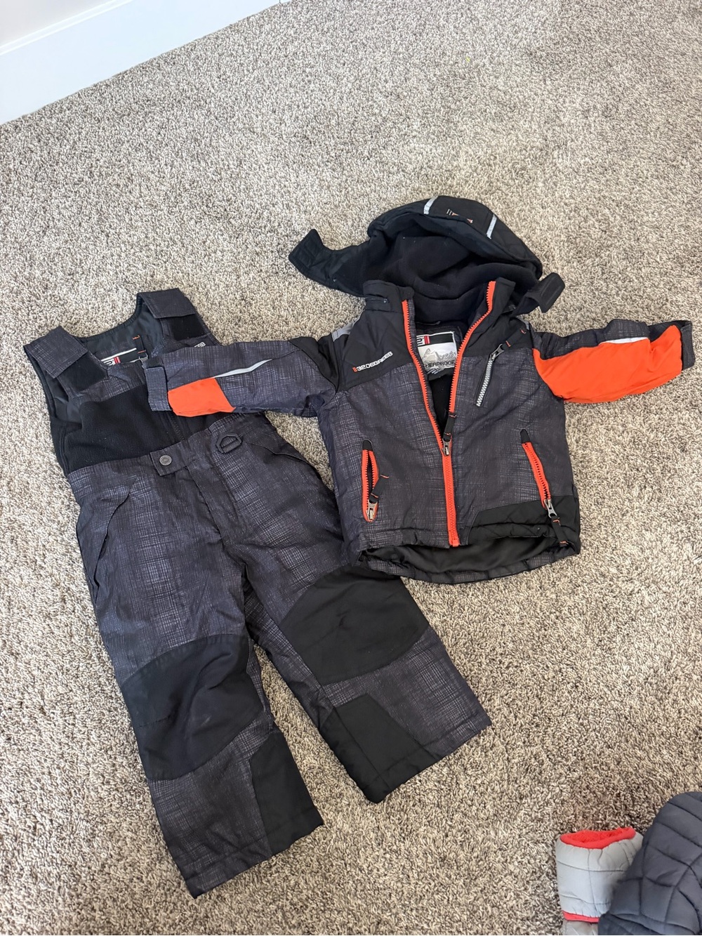32 Degrees Kids Black and Orange Ski Jacket with Bib Snow Pants